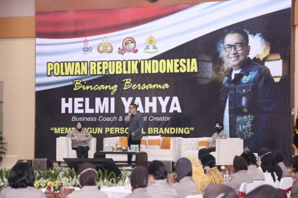 kegiatan ceramah polwan ri membangun personal branding 49160