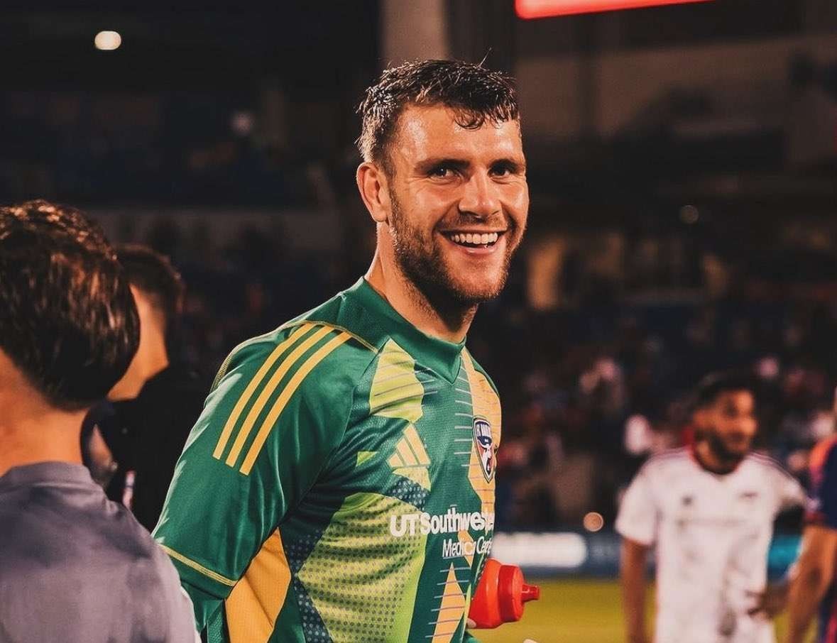 kiper indonesia maarten paes raih penghargaan penyelamatan terbaik mls 2024 80441