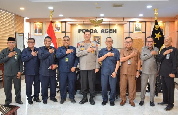 komitmen bersinergi tegakkan hukum dengan tegas kapolda terima kunjungan ketua pengadilan tinggi banda aceh 49512