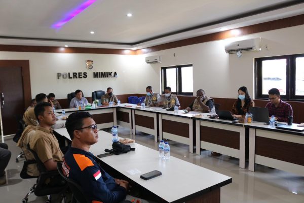 kompolnas ri tinjau tkp kasus pembunuhan di kabupaten mimika 49415
