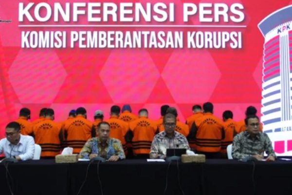 kpk tahan 15 tersangka kasus pungli salah satunya karutan 71429