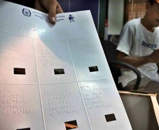 kpu dki siapkan surat suara dengan huruf braille untuk disabilitas tunanetra 61206 1