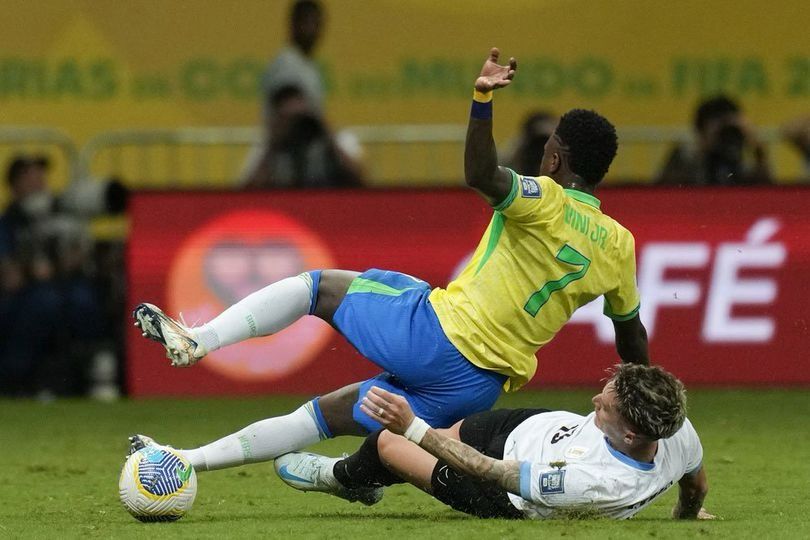 kualifikasi piala dunia 2026 brasil kembali bermain imbang 1 1 lawan uruguay 81146