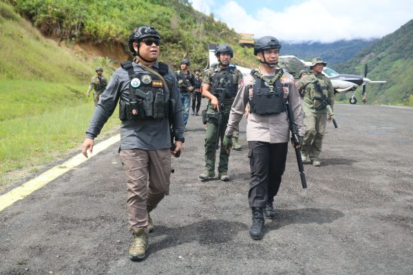 kunjungan ka ops dan pju ops damai cartenz 2024 ke distrik kiwirok kabupaten pegunungan 69704
