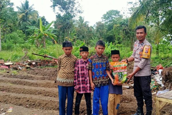 lahan kosong pesantren yayasan ansharus sunnah diubah bhabinkamtibmas jadi perkebunan jagung 49546