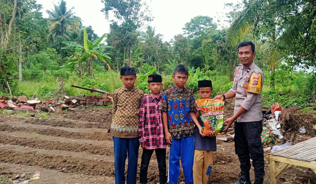 lahan kosong pesantren yayasan ansharus sunnah diubah bhabinkamtibmas jadi perkebunan jagung 49546
