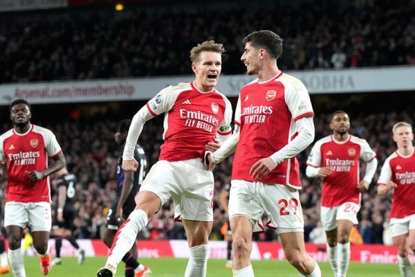liga inggris arsenal sukses bekuk luton town 2 0 72194
