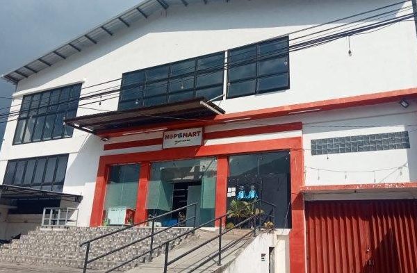 lima karyawan hope mart larantuka diduga gelapkan uang rp 2 miliar 49465