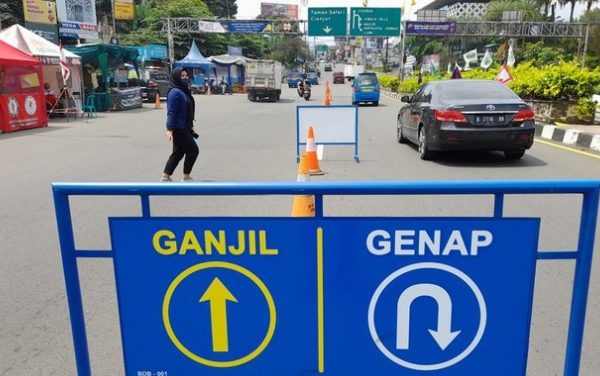 long weekend waisak polda jabar berlakukan ganjil genap di jalur puncak 74265 1