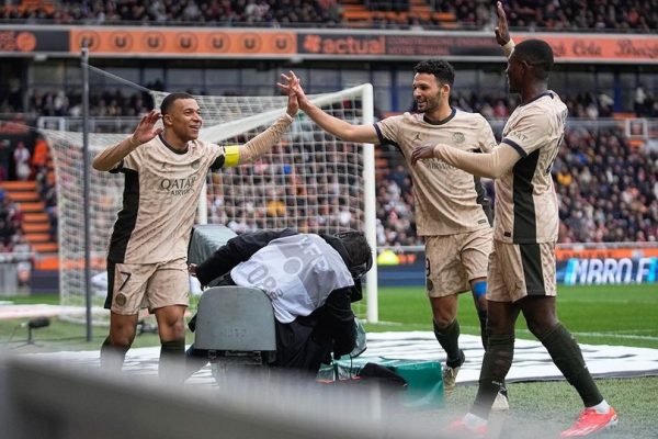 lorient dipermalukan oleh psg dengan skor telak 1 4 mbappe 43 gol musim ini 73068 1