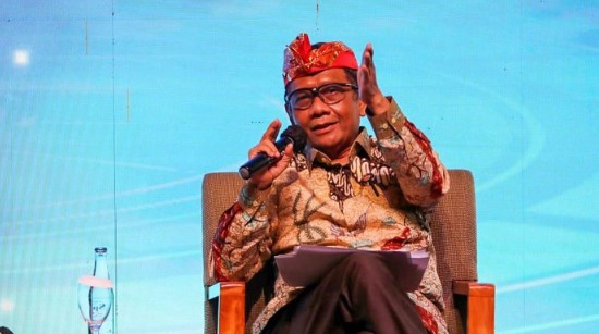mahfud md tegaskan jangan ganggu independensi dan presisi polri dengan pesan pesan politik 47378