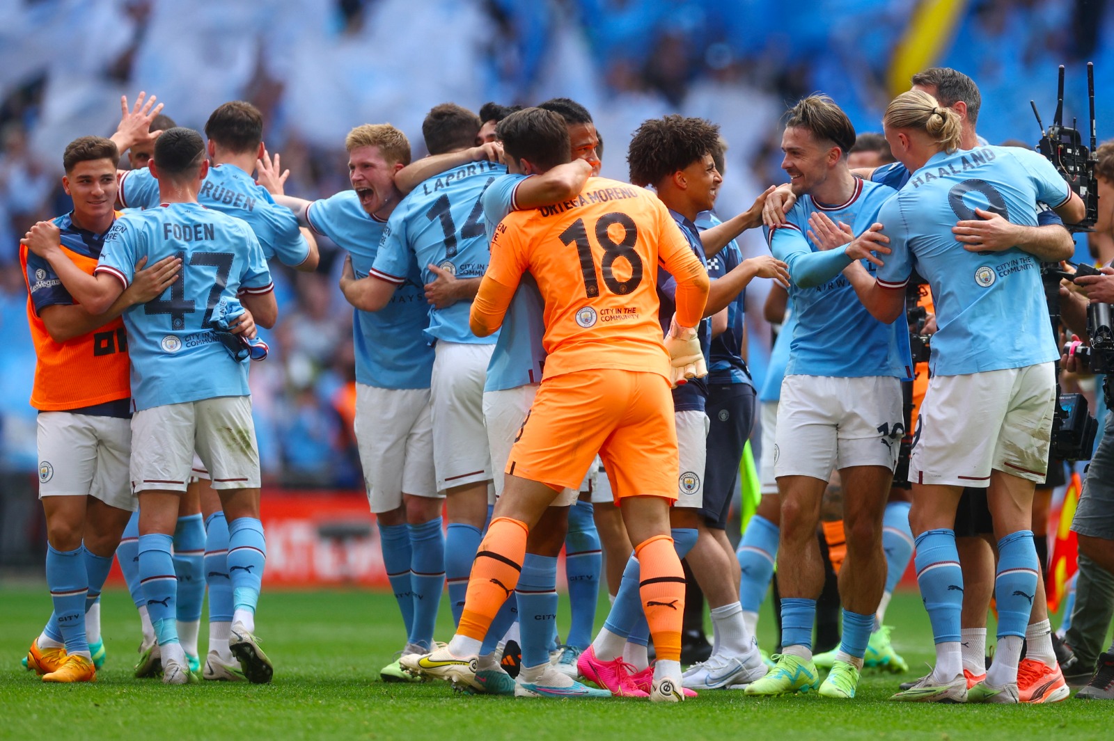 manchester city juarai piala fa usai kalahkan manchester united 2 1 59089