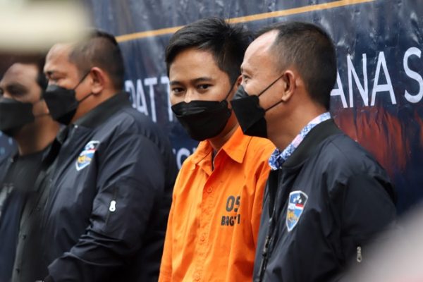 masa penahanan doni salmanan diperpanjang 45700 1