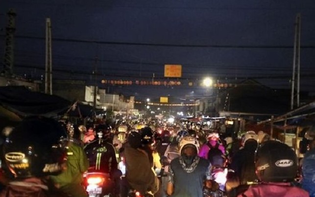masyarakat surabaya dilarang konvoi pada malam tahun baru 2023 52344