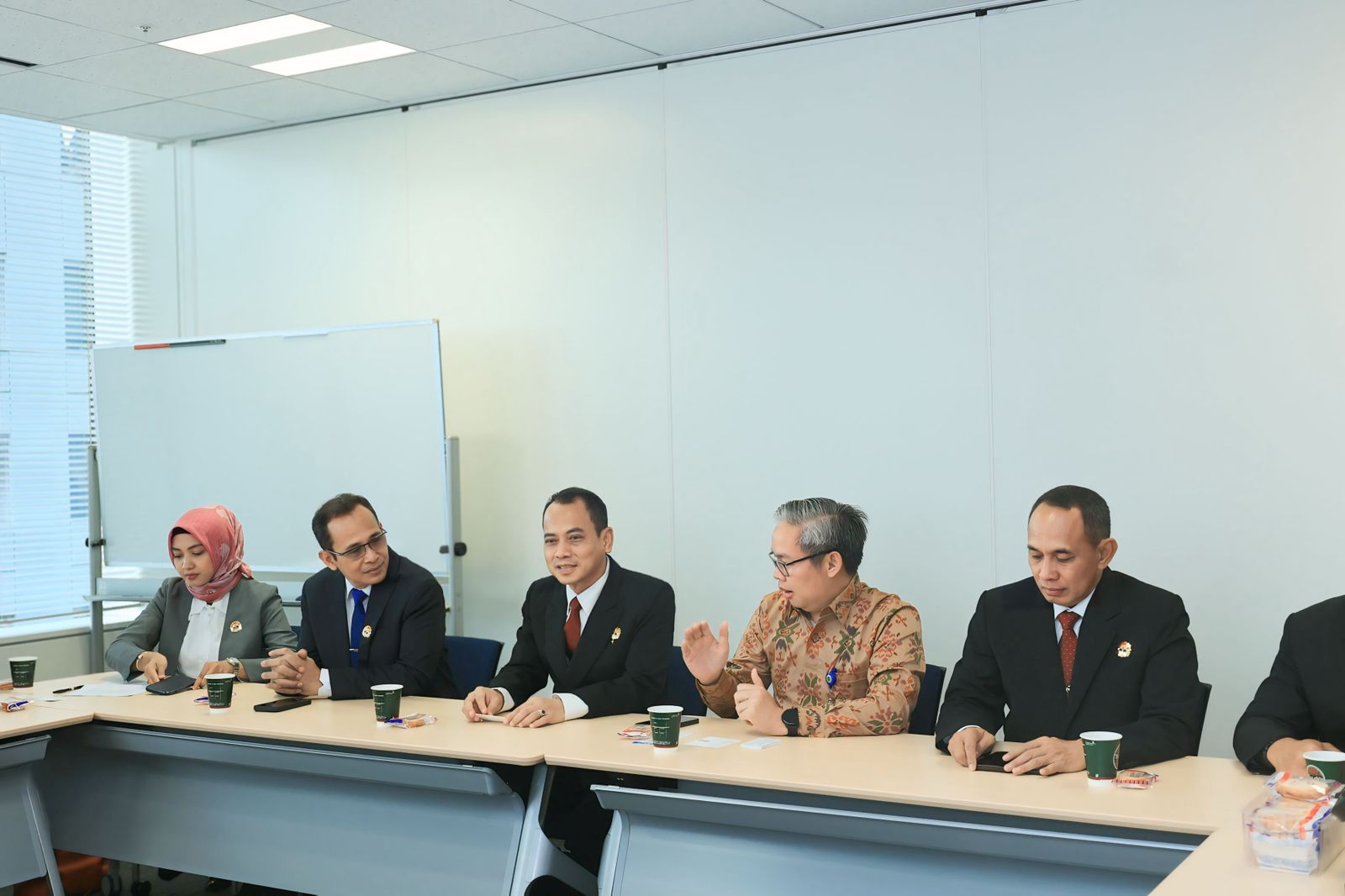 menguatkan sinergi melalui kunjungan divisi humas polri ke nikkei asia tokyo 80215