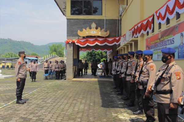 menjadi gerbang sumatera dan banyak lalu lintas perairan kapolda beri arahan dan semangat kepada ditpolairud polda lampung 49184