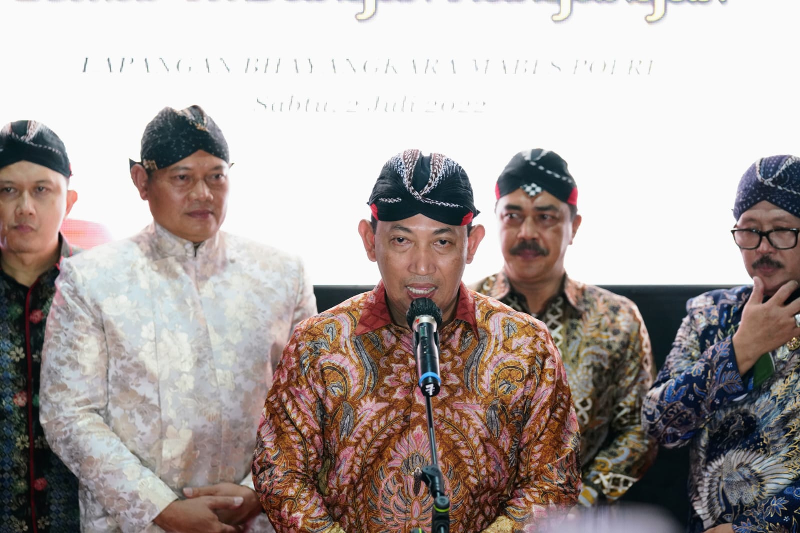 pagelaran wayang kulit kapolri pelestarian budaya hingga dekat dengan masyarakat 48006