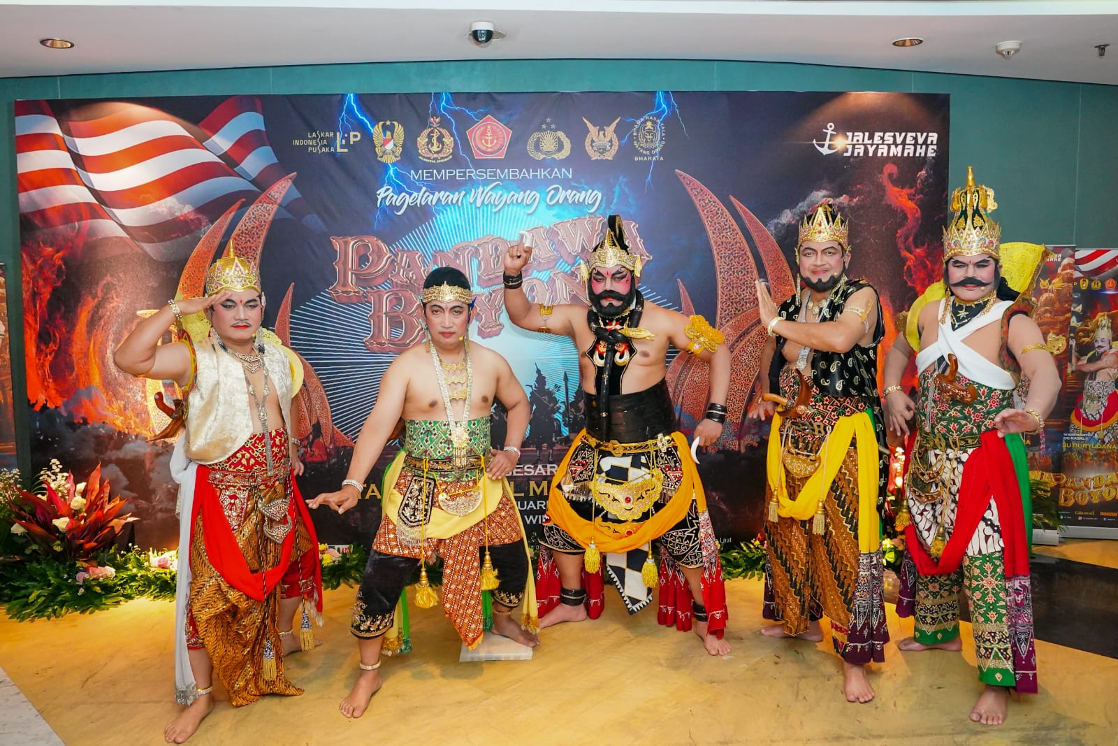 panglima kapolri serta kepala staf tni main wayang orang bukti sinergitas tni polri 53345 1