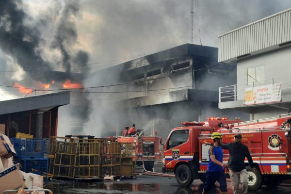 pasca kebakaran tim laboratorium forensik mabes polri akan datangi gudang jne di depok 49704