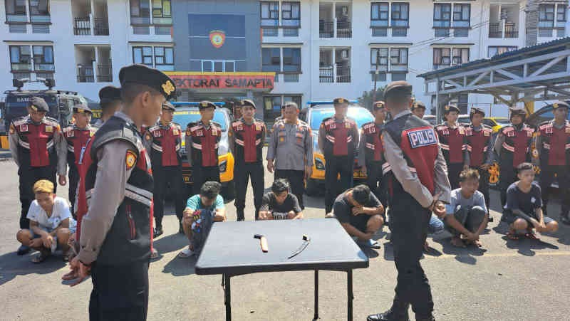 patroli presisi polda sulut amankan sajam knalpot bising dan pemabuk 53416