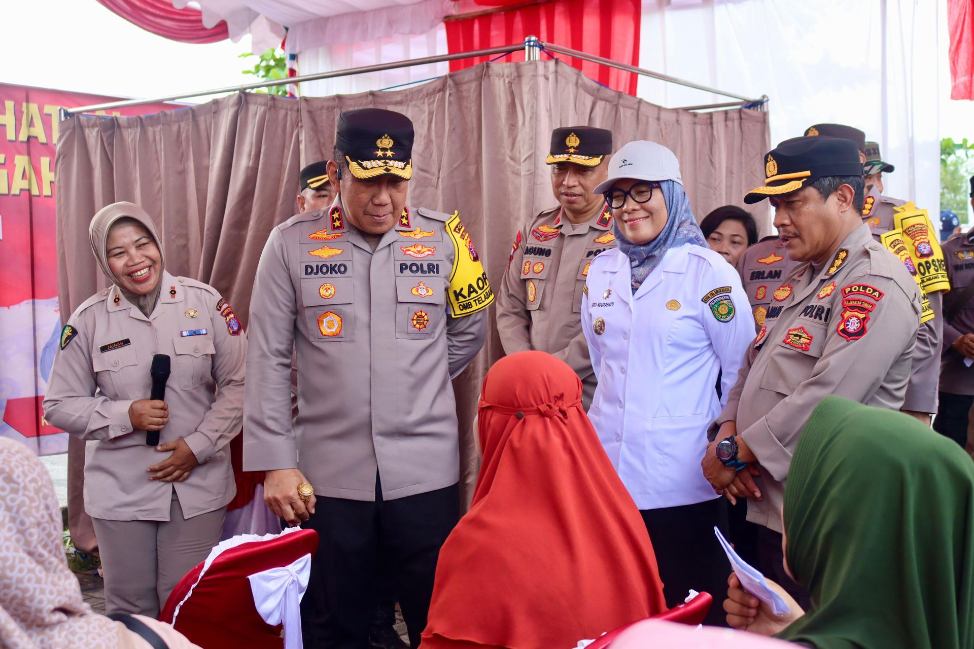 peduli kesehatan masyarakat polda kalteng gelar bakti sosial dan kesehatan gratis 67855