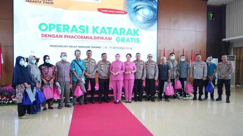 peduli kesehatan masyarakat polda metro jaya gelar operasi katarak gratis di rs polri kramatjati 63671