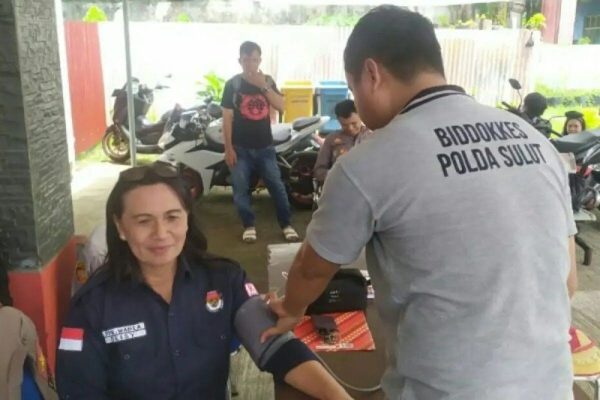 peduli kesehatan polda sulut beri pelayanan kesehatan bagi ppk wanea manado 70522