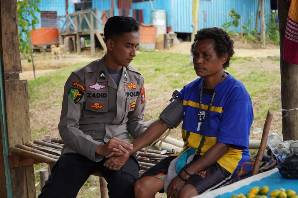 peduli kesehatan program keladi sagu digelar di kampung okmakot 51181