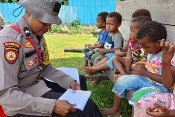 peduli pendidikan satgas binmas noken ops damai cartenz gencarkan program si ipar 51986