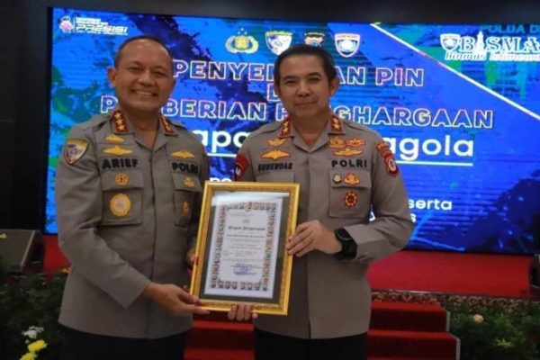pelihara kamtibmas kapolda diy dan anggotanya terima penghargaan 49700
