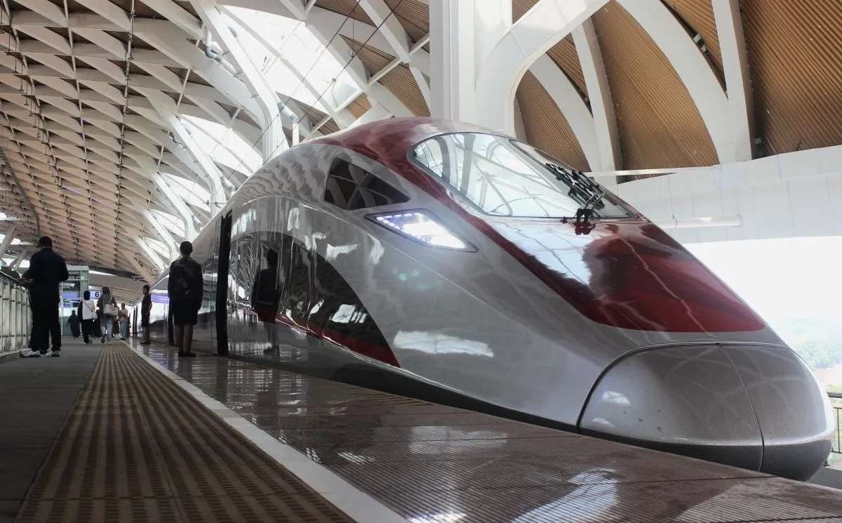 pemerintah bahas proyek kereta cepat jakarta surabaya 74692