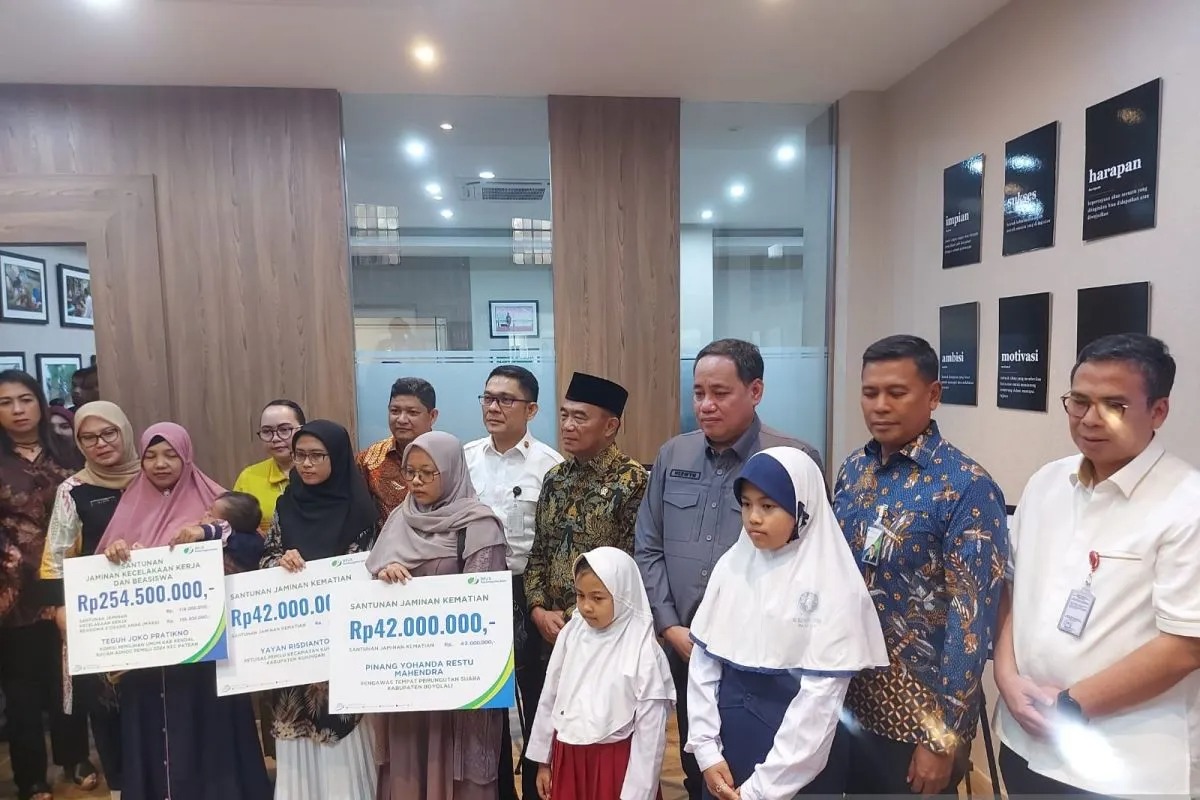 pemerintah beri total santunan rp26 miliar ke 44 ahli waris petugas ad hoc pemilu 70727