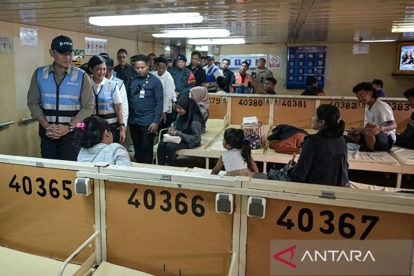 pemerintah pastikan kelancaran transportasi laut di libur natal tahun baru 82513 1