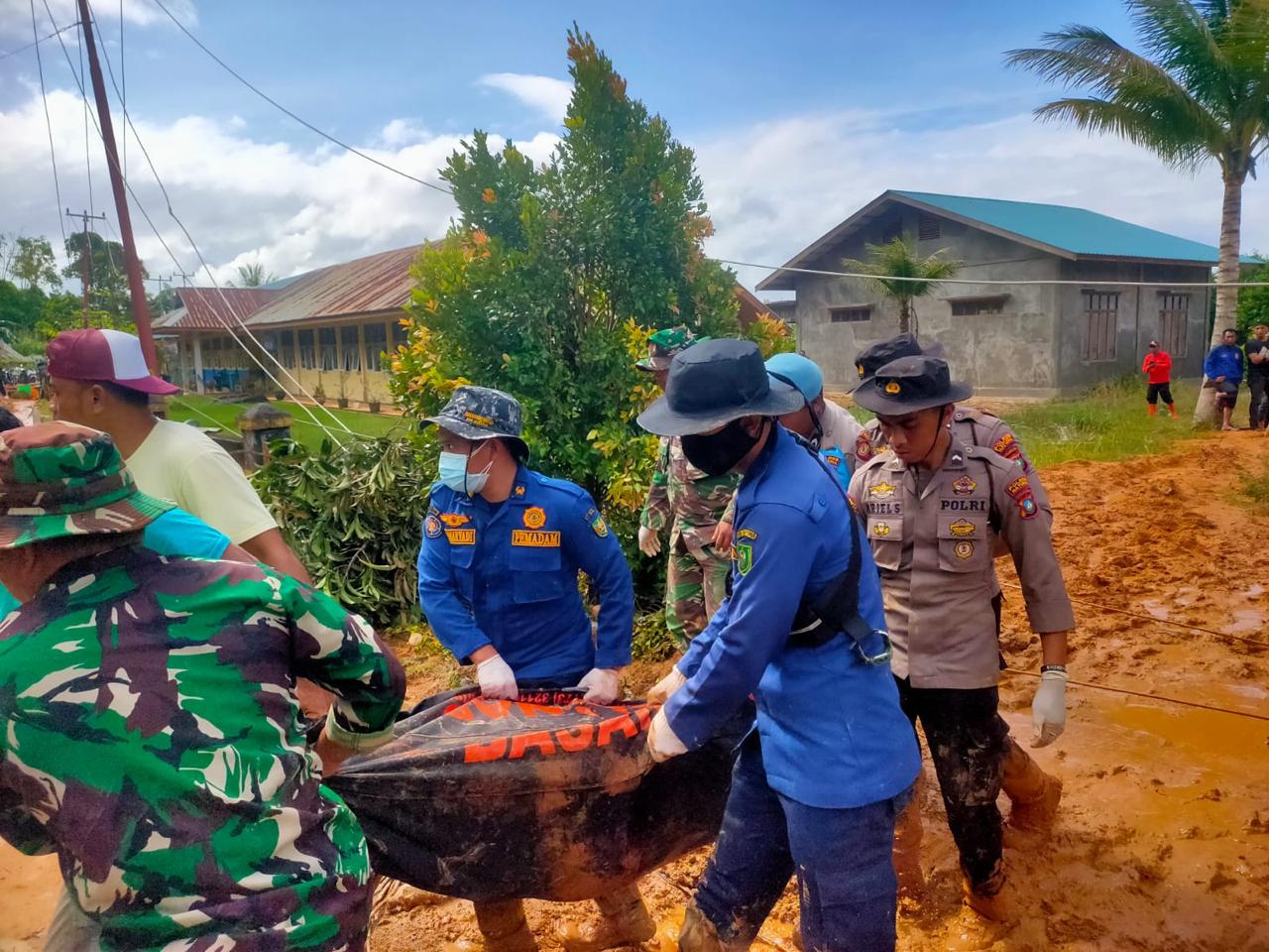 pencarian korban hilang longsor natuna dimaksimalkan hari ini 55437