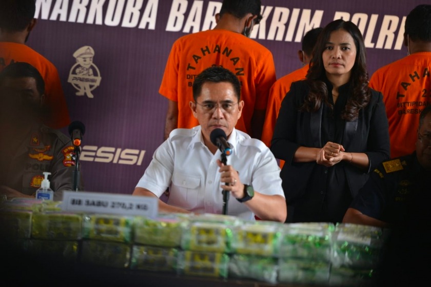 pengedar narkoba diamankan di cipayung edarkan 1 kg ganja 52505