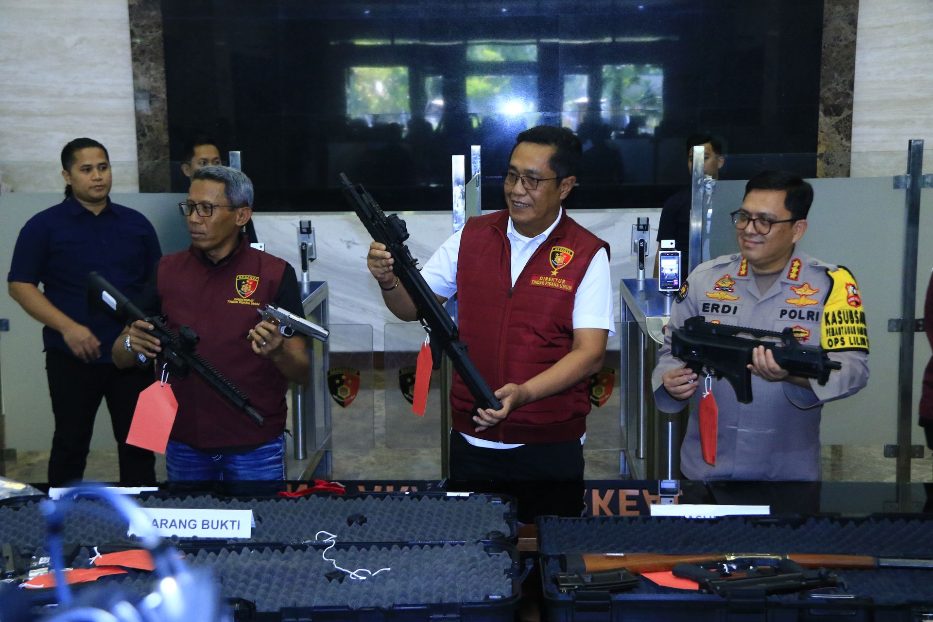 penyidik limpahkan dito mahendra ke kejaksaan 67886