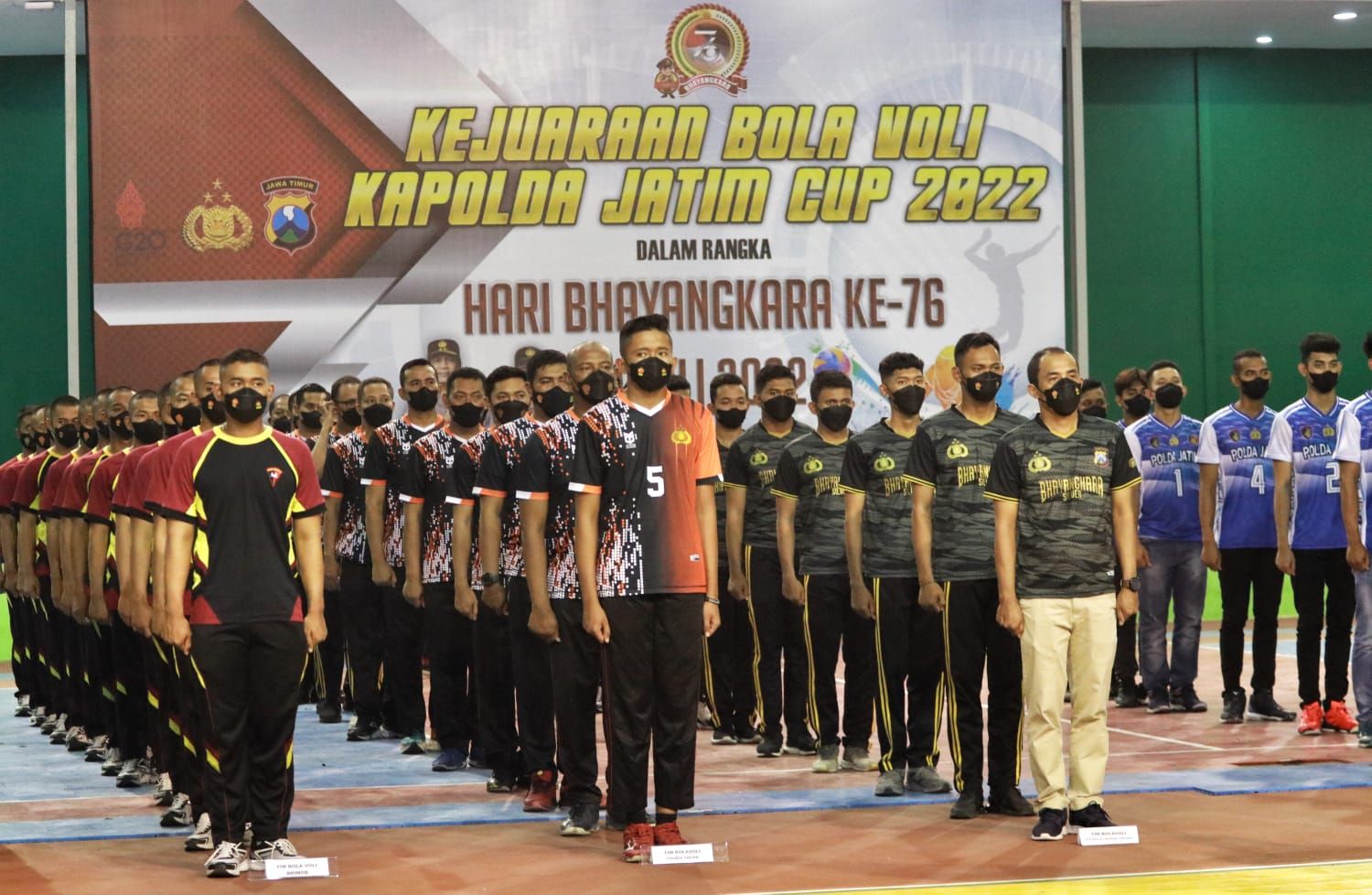 peringati hari bhayangkara polda jatim gelar lomba voli dan bulu tangkis piala kapolda jatim cup 2022 48109 1