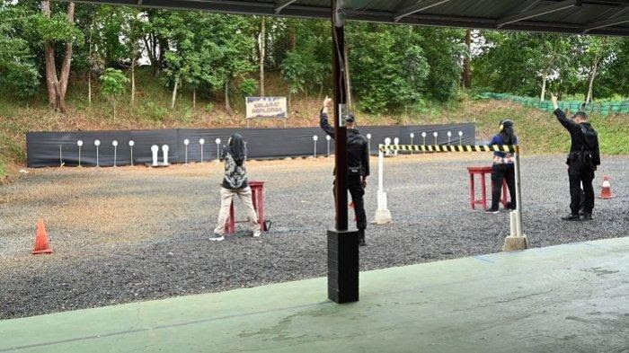 peringati hari polwan ke 74 polda kalsel gelar lomba menembak untuk polwan 48472