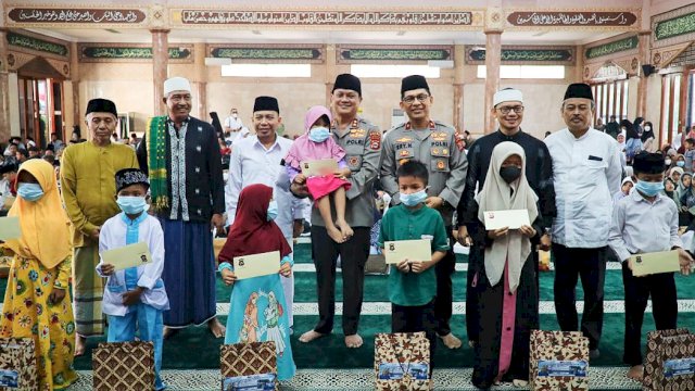 peringati hari raya idul yatama kapolda banten berikan santunan kepada 600 anak yatim 48829