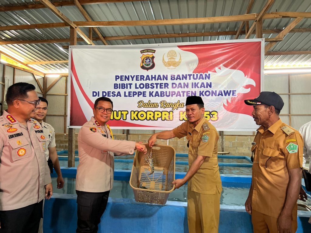 peringati hut ke53 korpri kapolda sultra berikan bantuan sumur bor dan bibit lobster di konawe 82244