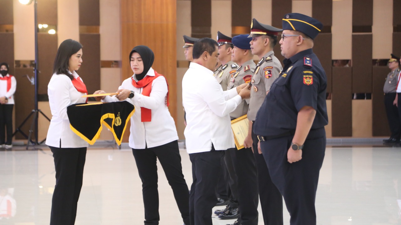 personel polri dan bea cukai raih penghargaan usai ungkap kasus besar 53714