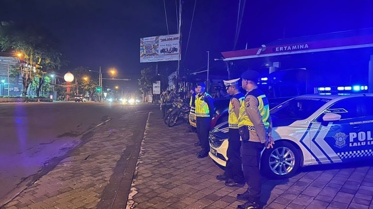 personel satgas omb agung bali 2024 laksanakan patroli gabungan di wilayah rawan 71014