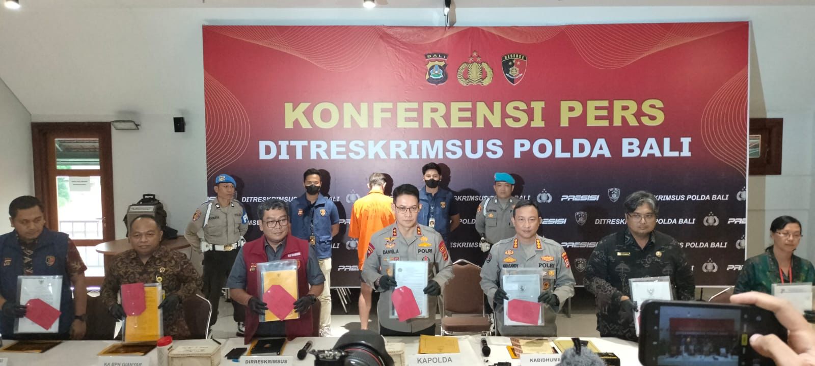 polda bali tetapkan wna jerman jadi tersangka alih fungsi lahan 83474 1