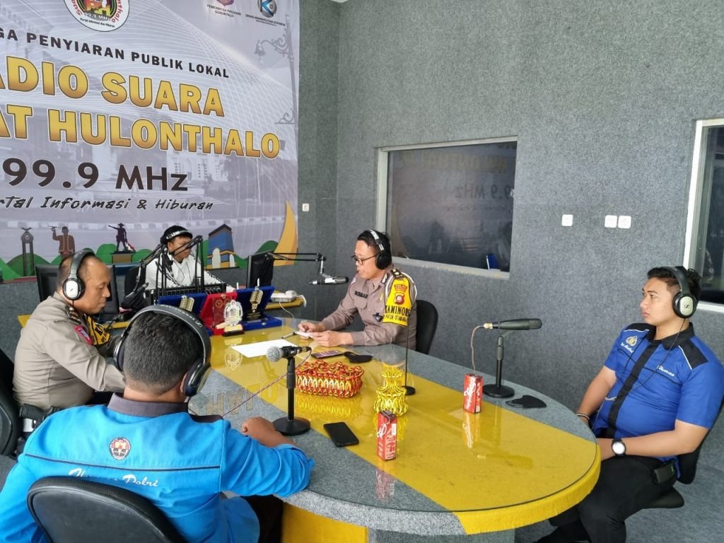 polda gorontalo melaksanakan sosialisasi patuh otanaha 2022 untuk mengurangi angka kecelakaan 47607