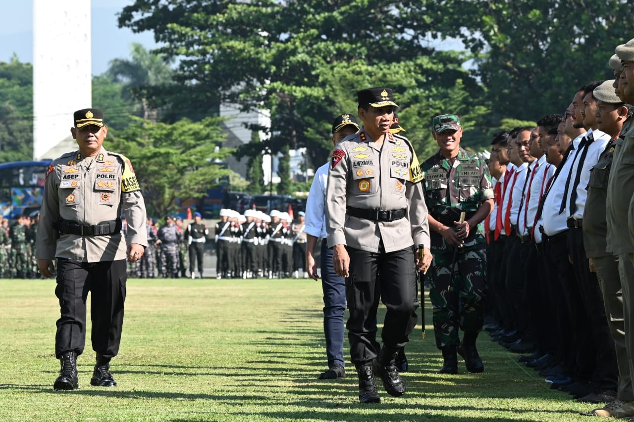 polda jabar laksanakan apel gelar pasukan operasi lilin lodaya 2023 67927 1