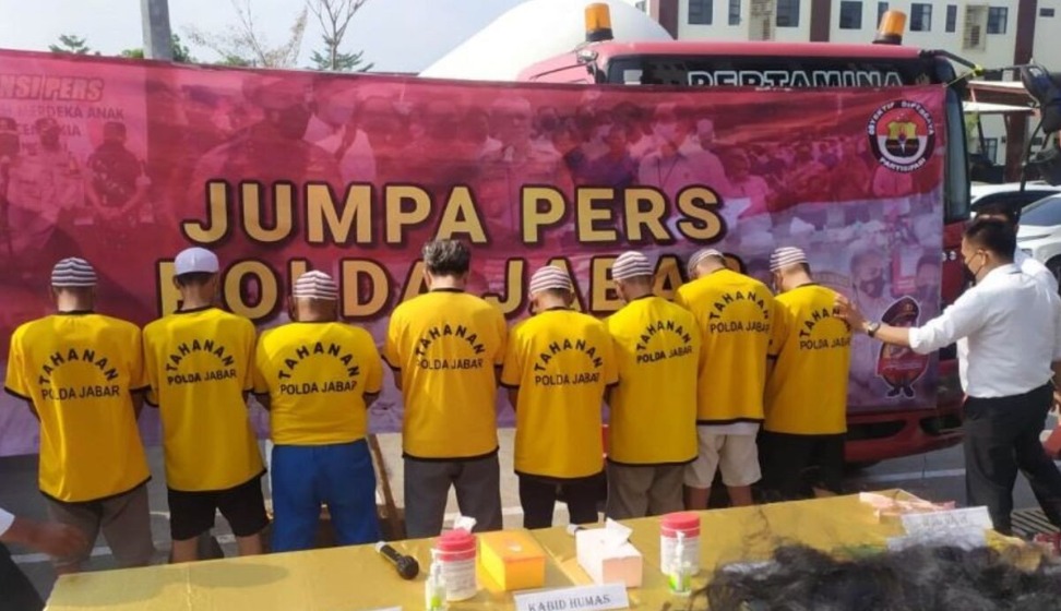 polda jabar tangkap 11 tersangka penyelundupan gas elpiji besubsidi di subang jawa barat 48533