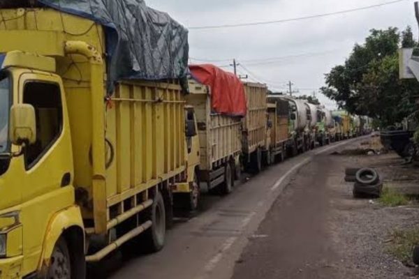 polda jambi amankan 55 truk batu bara yang tak terdaftar aplikasi simpang bara 50679