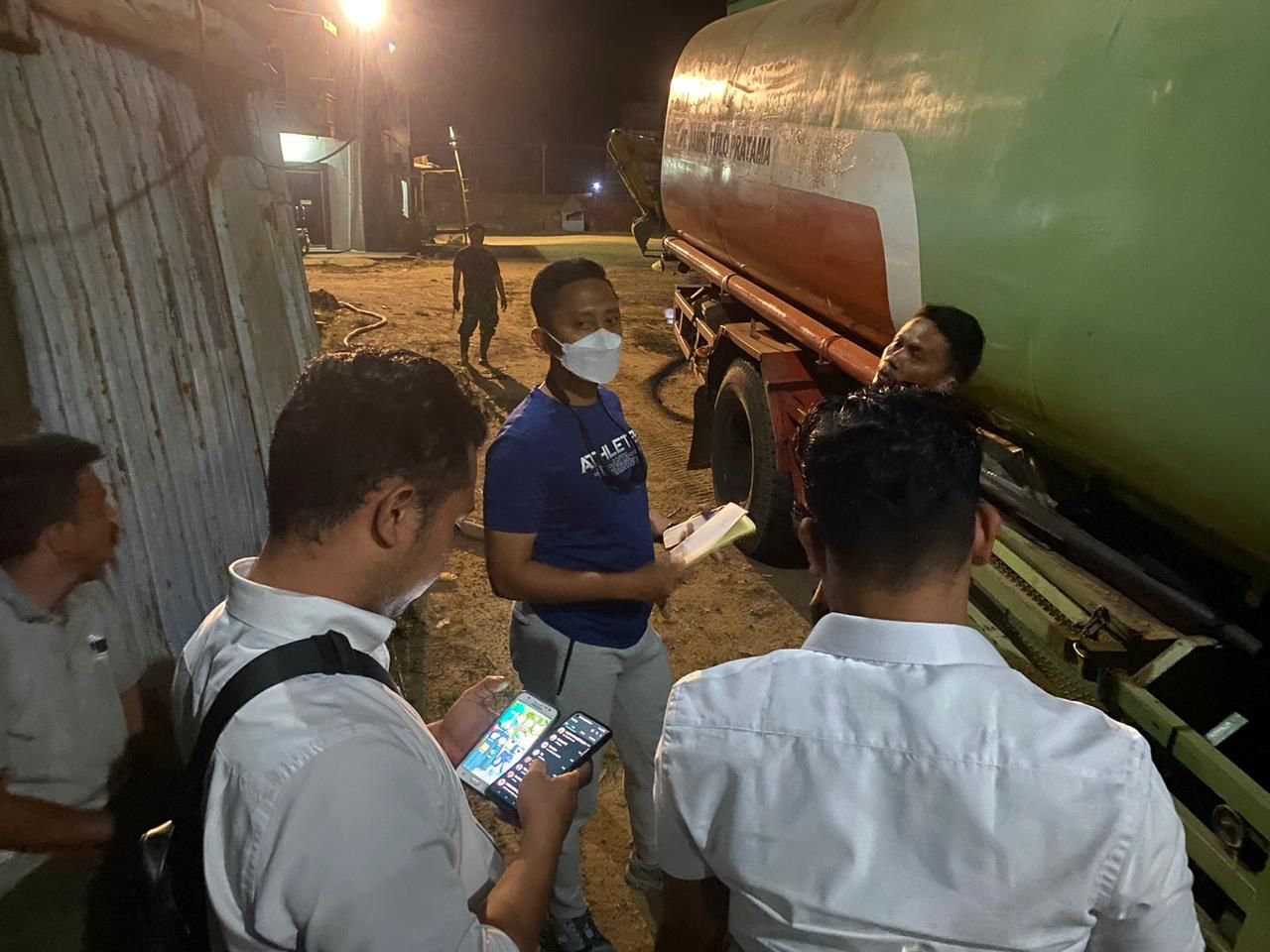 polda jambi amankan satu truk tangki bawa 20 ribu liter solar olahan 52026