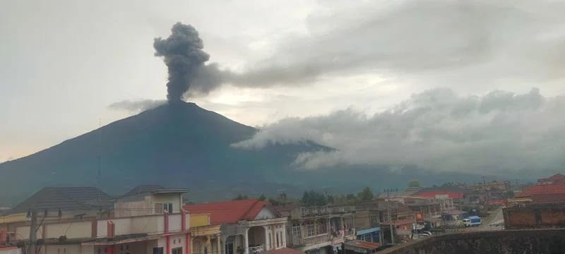 polda jambi siagakan personel pasca erupsi gunung kerinci 53335