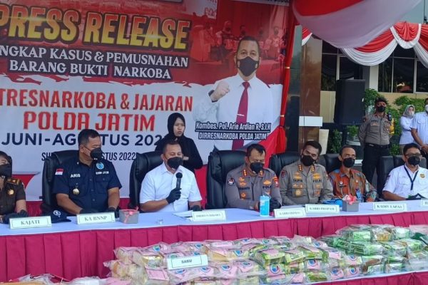 polda jatim dan jajarannya ringkus 4 000 tersangka narkoba 49214